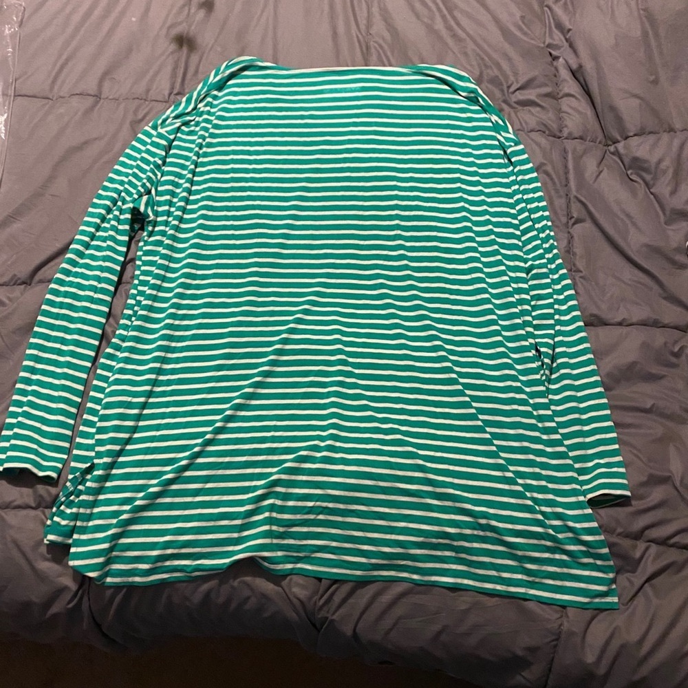✨Clearance✨ Lightweight long sleeve t-shirt - Picture 2 of 3